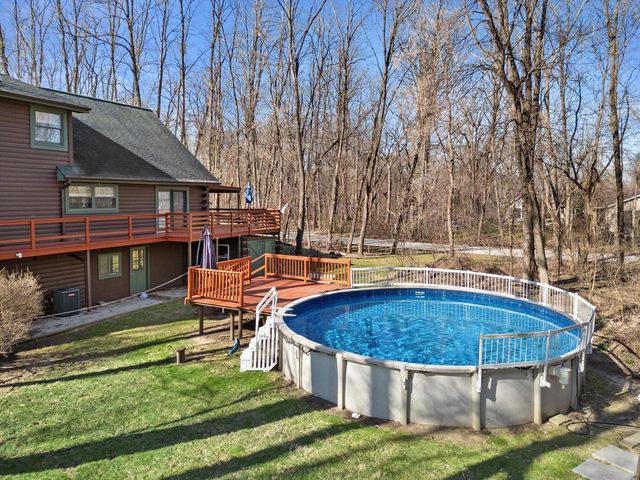 9225 400th AVENUE, Genoa City, WI 53128