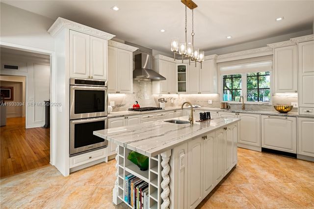 4871 SW 74th Ter, Miami, FL 33143