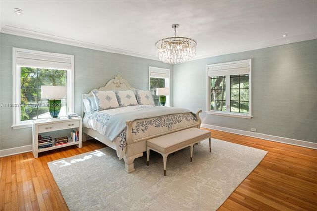 4871 SW 74th Ter, Miami, FL 33143