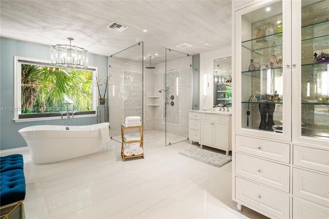 4871 SW 74th Ter, Miami, FL 33143