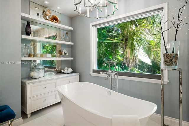 4871 SW 74th Ter, Miami, FL 33143