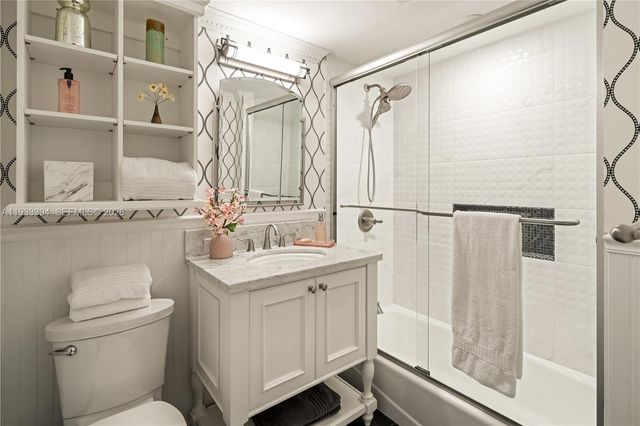 4871 SW 74th Ter, Miami, FL 33143