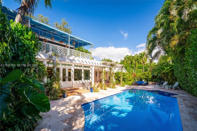 4871 SW 74th Ter, Miami, FL 33143