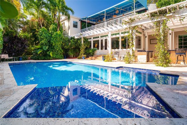 4871 SW 74th Ter, Miami, FL 33143