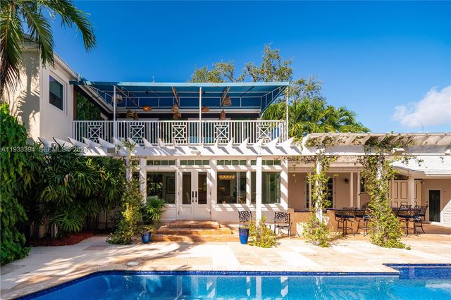 4871 SW 74th Ter, Miami, FL 33143