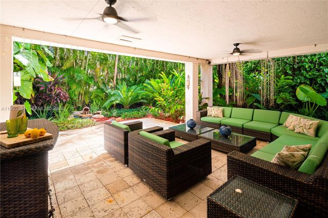 4871 SW 74th Ter, Miami, FL 33143