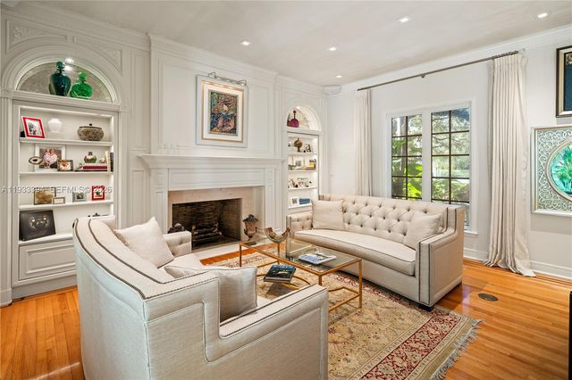 4871 SW 74th Ter, Miami, FL 33143