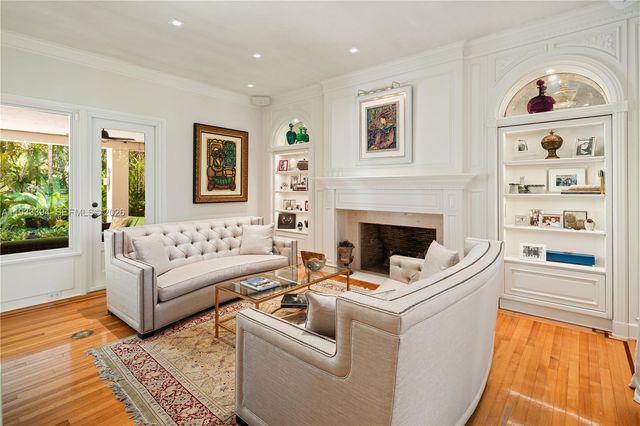 4871 SW 74th Ter, Miami, FL 33143