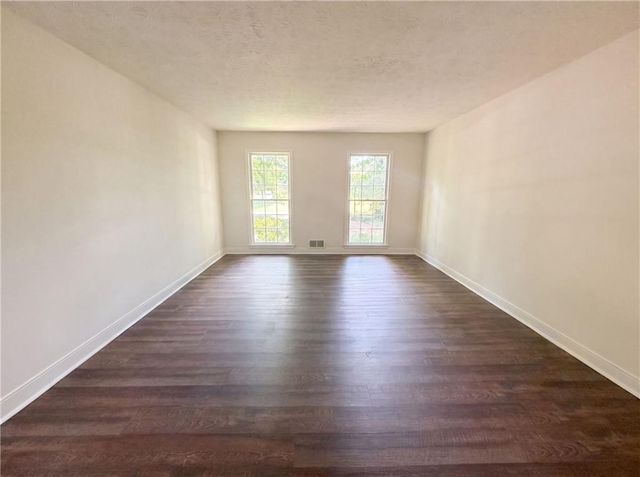 4379 Inns Brook Drive, Snellville, GA 30039