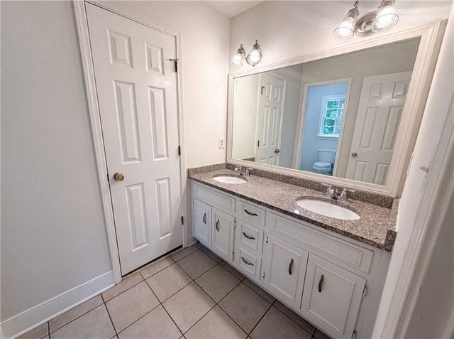 4379 Inns Brook Drive, Snellville, GA 30039