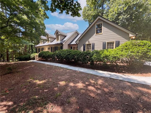 4379 Inns Brook Drive, Snellville, GA 30039