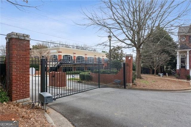 250 Mclaren Gates Drive, Marietta, GA 30060