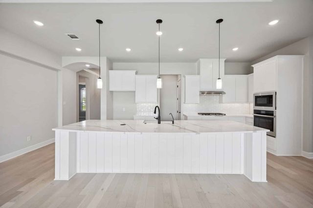 100 Bristol Lane, Azle, TX 76020