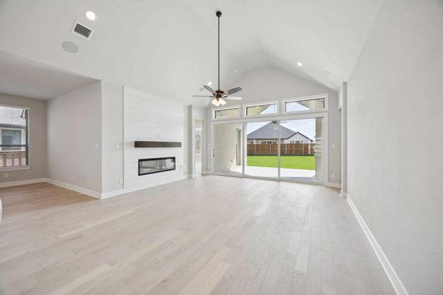 100 Bristol Lane, Azle, TX 76020