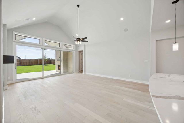 100 Bristol Lane, Azle, TX 76020
