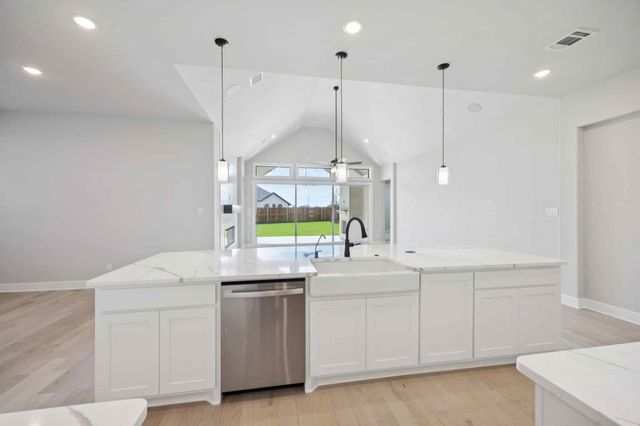 100 Bristol Lane, Azle, TX 76020