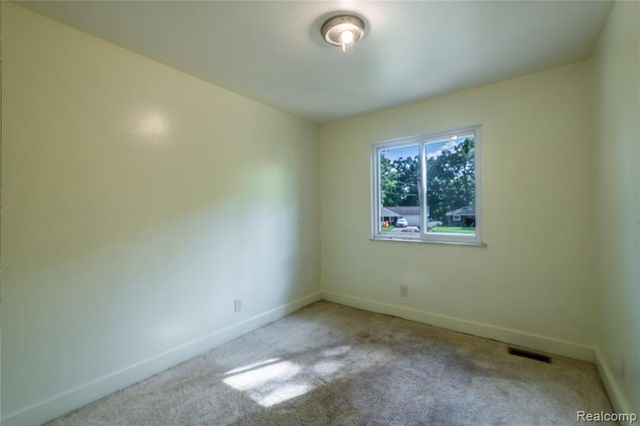 1041 Davenport Drive, Burton, MI 48529