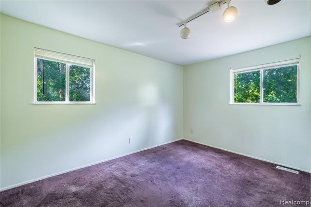 1041 Davenport Drive, Burton, MI 48529