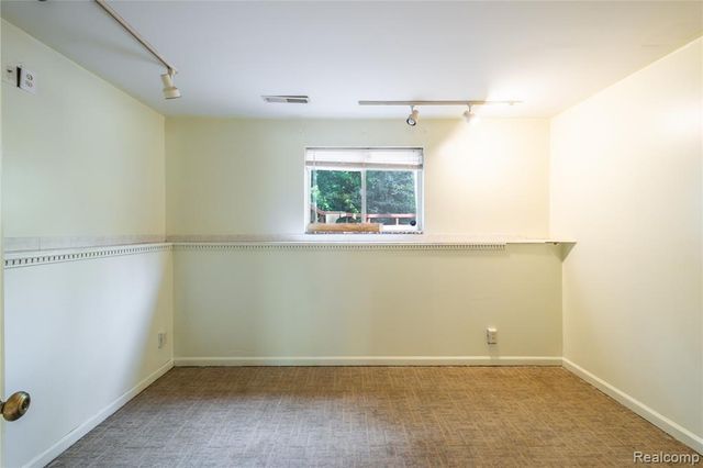 1041 Davenport Drive, Burton, MI 48529