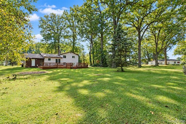 1041 Davenport Drive, Burton, MI 48529