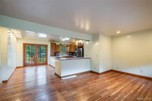 1041 Davenport Drive, Burton, MI 48529