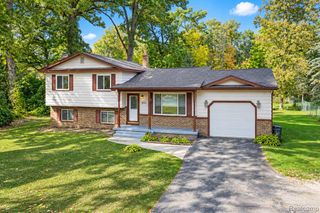1041 Davenport Drive, Burton, MI 48529