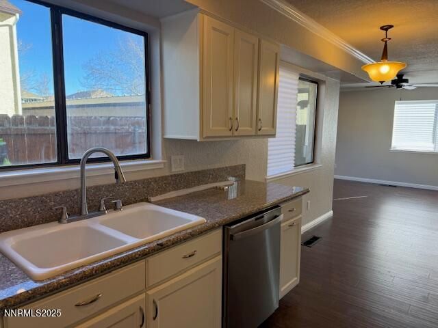 1754 Pinewood Drive UNIT 13, Minden, NV 89423