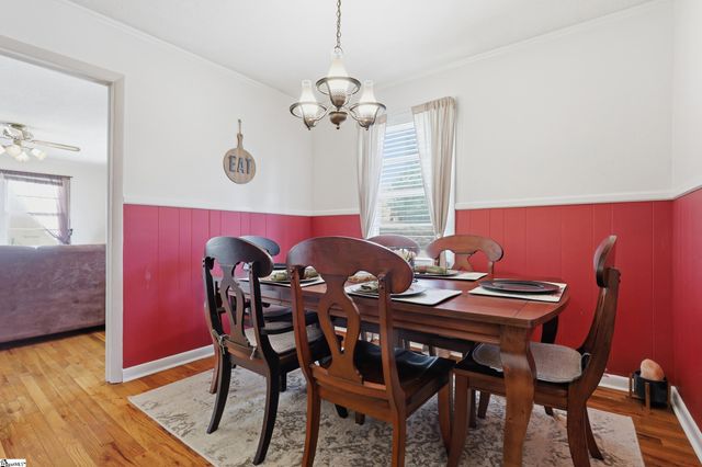 602 S Tugaloo Avenue, Walhalla, SC 29691