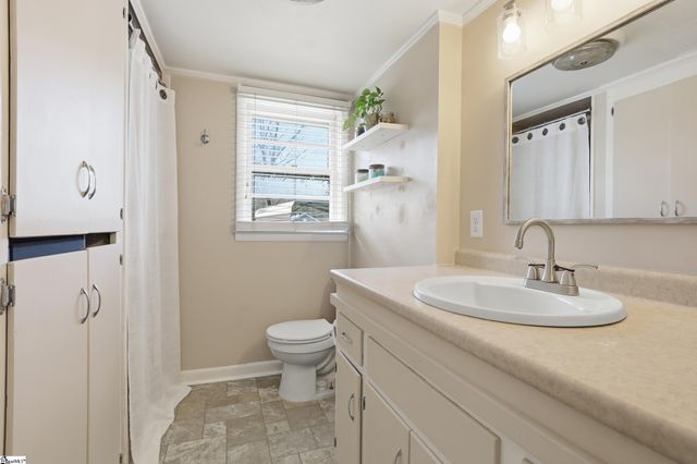 602 S Tugaloo Avenue, Walhalla, SC 29691