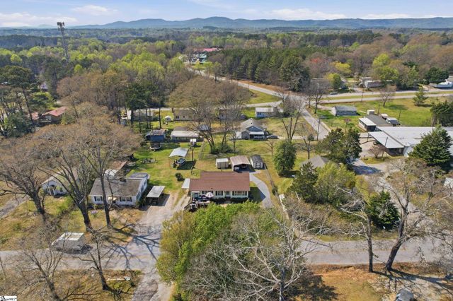 602 S Tugaloo Avenue, Walhalla, SC 29691