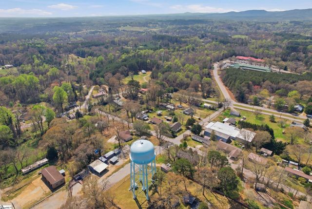 602 S Tugaloo Avenue, Walhalla, SC 29691