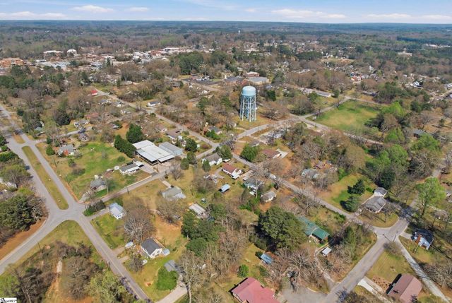 602 S Tugaloo Avenue, Walhalla, SC 29691