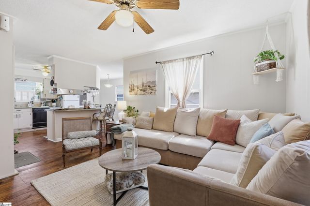 602 S Tugaloo Avenue, Walhalla, SC 29691