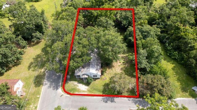 7 Burke Street, Baxley, GA 31513