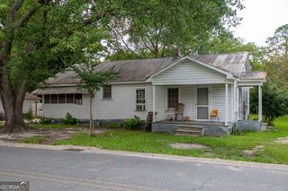7 Burke Street, Baxley, GA 31513