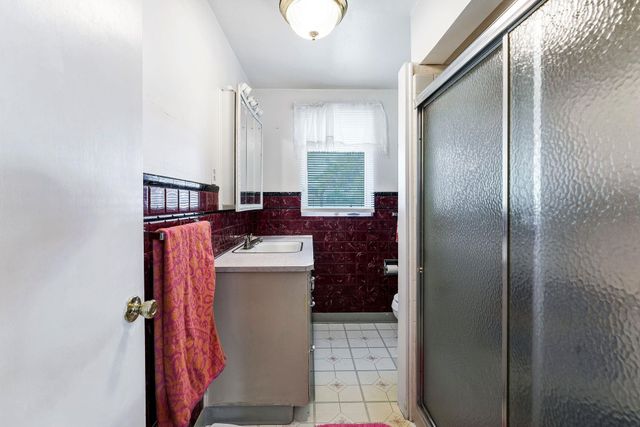 915 N Bowdish Rd, Spokane Valley, WA 99206