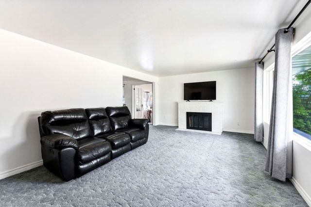 915 N Bowdish Rd, Spokane Valley, WA 99206