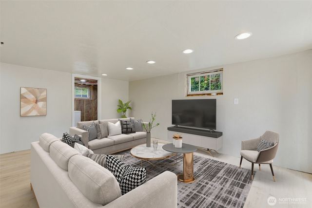 1132 Evans Avenue W, Bremerton, WA 98312