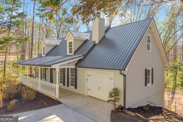694 Lovers Lane, Toccoa, GA 30577