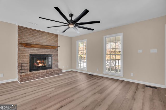 694 Lovers Lane, Toccoa, GA 30577