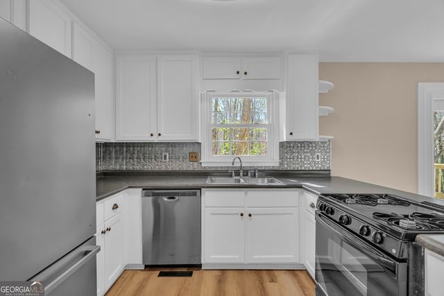 694 Lovers Lane, Toccoa, GA 30577