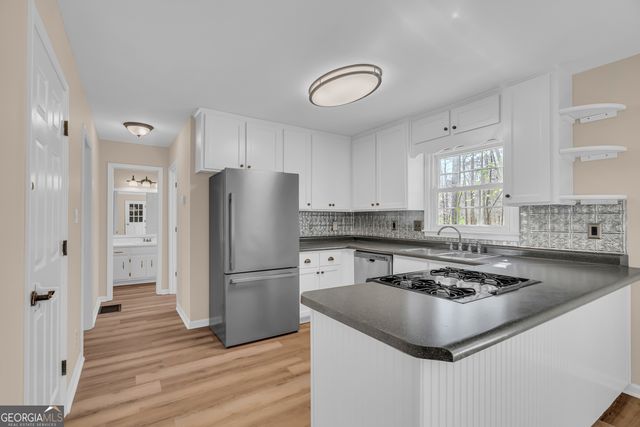 694 Lovers Lane, Toccoa, GA 30577