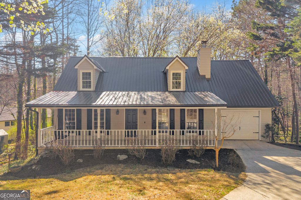 694 Lovers Lane, Toccoa, GA 30577