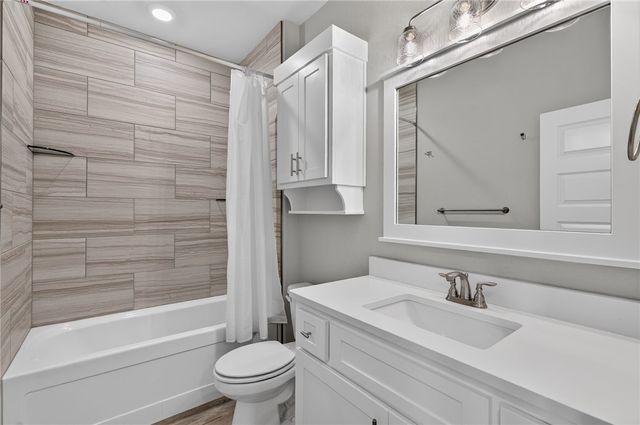 5901 SW Macasin Avenue, Bentonville, AR 72713
