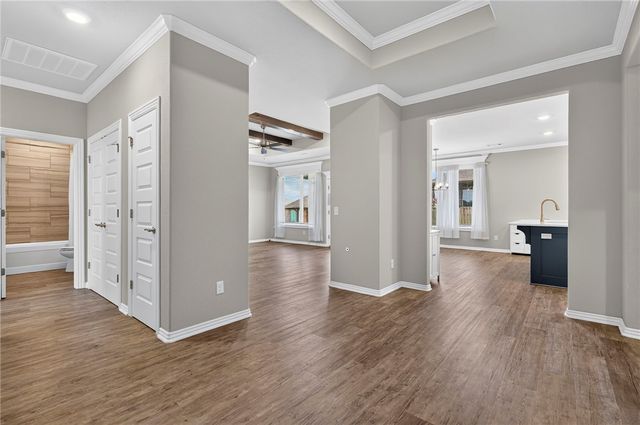 5901 SW Macasin Avenue, Bentonville, AR 72713