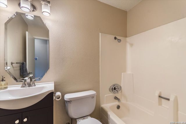 9706 MEADOW DR, Converse, TX 78109