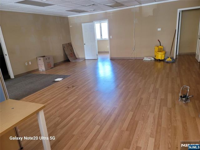 435-437 Hollywood Avenue 7, Fairfield, NJ 07004