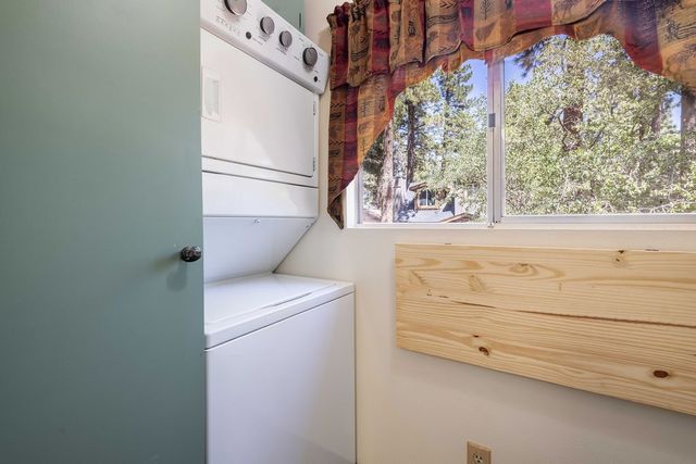 44844 Manzanita Lane, Sugarloaf, CA 92386