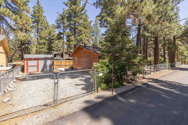 44844 Manzanita Lane, Sugarloaf, CA 92386