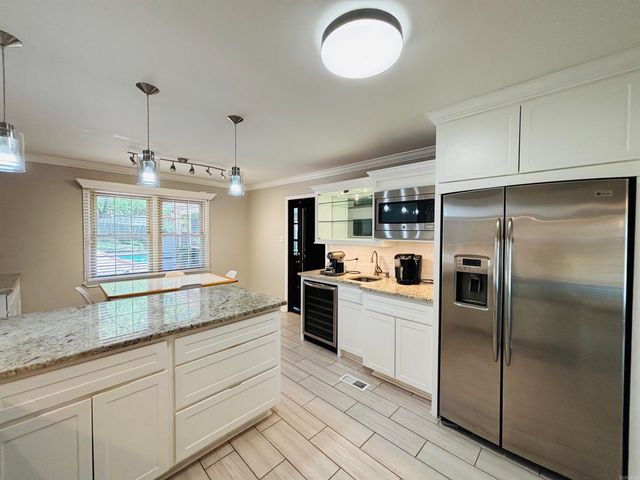 3 Amesbury Ct, Little Rock, AR 72227
